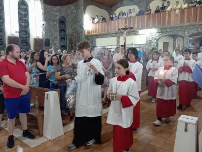 FiÃ©is lotaram o SantuÃ¡rio de Laranjeiras do Sul na abertura das Novenas de Nossa Senhora Aparecida